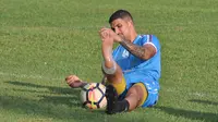 Bek Arema FC, Arthur Cunha. (Bola.com/Iwan Setiawan)