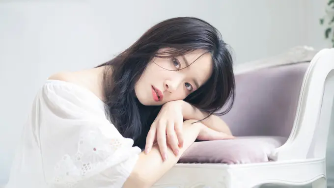 perempuan sedih putus cinta