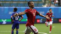 Ekspresi Wawan Pebriyanto setelah mencetak gol kelima Indonesia U-23 ke gawang Kamboja U-23. (Bola.com/Arief Bagus)