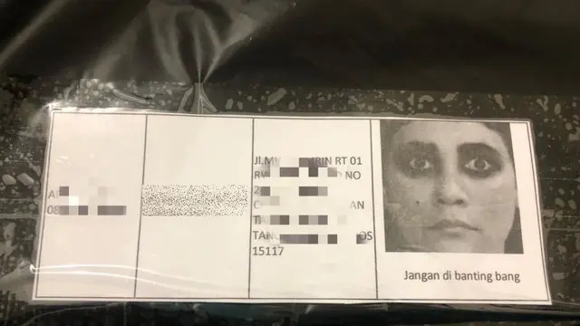8 Foto Tulisan Jangan Dibanting di Paket Ini Bikin Senyum-Senyum Sendiri