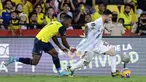 Ekuador dan Argentina bermain imbang 1-1 dalam partai terakhir Kualifikasi Piala Dunia 2022 Zona Conmebol yang digelar di Estadio Monumental Banco Pichincha, Guayaquil, Rabu (30/3/2022). (Franklin Jacome/Pool via AP)