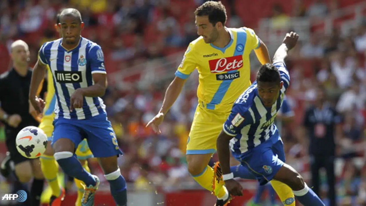 napoli-porto-130804c.jpg