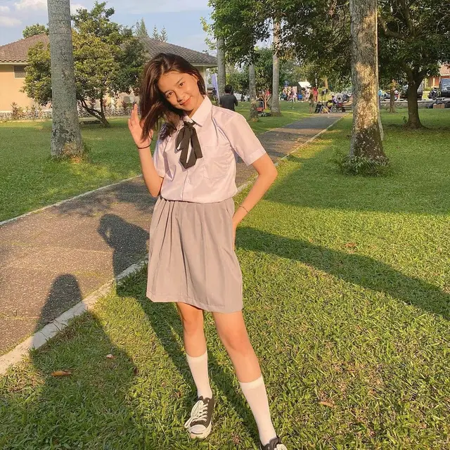 Debut di Dari Jendela SMP, Ini 6 Potret Alin Fauziah Pemeran Loly yang Memesona