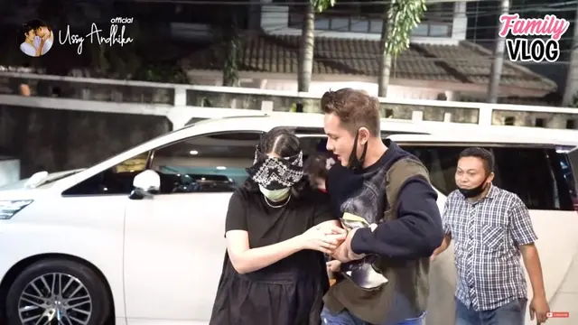 Momen Kejutan Ultah Ussy Sulistiawaty yang Ke-39