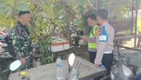 Warga Tangerang Digegerkan Temuan Kotak Misterius di Pinggir Jalan, Ternyata Ini Isinya