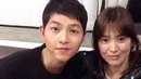 Berita mengenai kehidupan Song Joong Ki bersama Song Hye Kyo ini memang sedang menjadi sorotan publik. Terutama soal kisah cinta mereka yang kini akan segera berakhir di jenjang pernikahan. (Doc: Instagram)