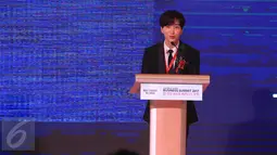 Leeteuk saat menjadi pembicara dalam acara Indonesia-Korea Business Summit 2017 di Hotel Shangri-La, Jakarta, Selasa (14/3). Boyband asal Korsel Super Junior alias Suju bakal kembali menggelar konser di Indonesia. (Liputan6.com/Herman Zakharia)