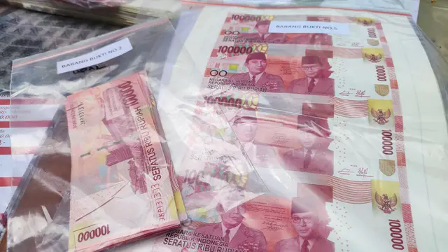 Uang palsu. (Liputan6.com/Achmad Sudarno)