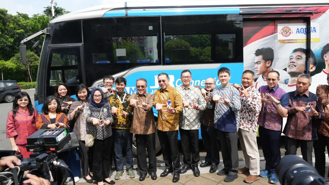 Bank Indonesia (BI) bersama Penyedia Jasa Pembayaran (PJP), dan Perum DAMRI melakukan uji coba penerapan QRIS Tap