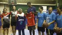 Pebasket NBA, Marvin Williams, mengunjungi GOR Djarum di Jakarta, Jumat (26/8/2016). (Djarum Badminton)