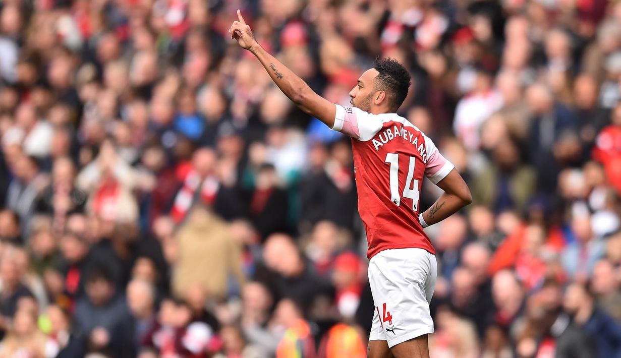 3. Pierre-Emerick Aubameyang (Arsenal) - 20 Gol. (AFP/Glyn Kirk)