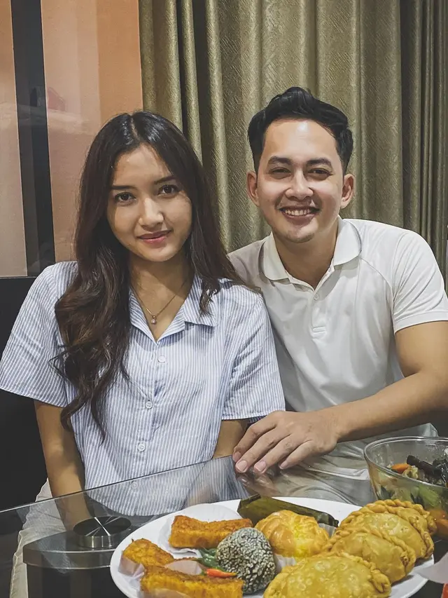 Beda Usia 14 Tahun, Ini 6 Potret Kiki Farrel dan Yuriska Patricia Resmi Pacaran