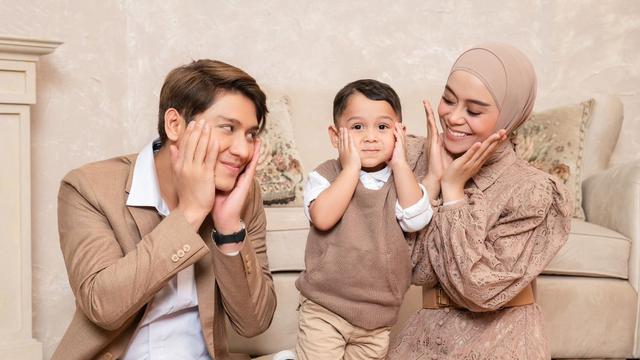 Potret Lesti Kejora bersama Rizky Billar dan Anak (Sumber: Instagram/@riomotret)
