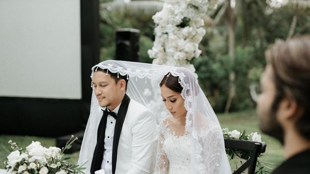 Kenya Nindia Elsa menikah pada 22-02-2022 (Foto: Instagram/@kenyanind/malongstudios)