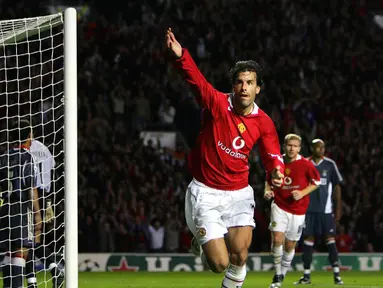 Ruud van Nistelrooy memuncaki daftar pencetak gol terbanyak Manchester United di Liga Eropa dengan 38 gol. (AFP Photo/Adrian Dennis)