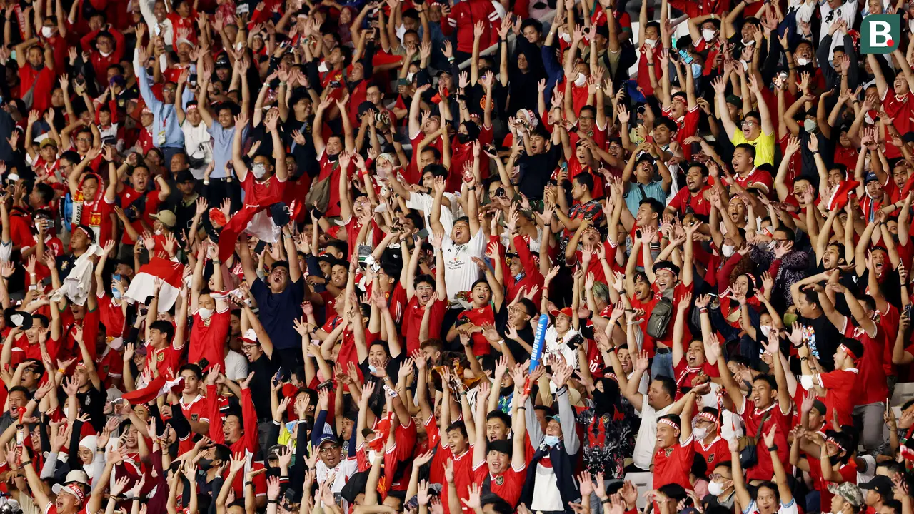 Foto: Euforia Suporter saat Dukung Timnas Indonesia, Tuntas Sudah Kerinduan di SUGBK