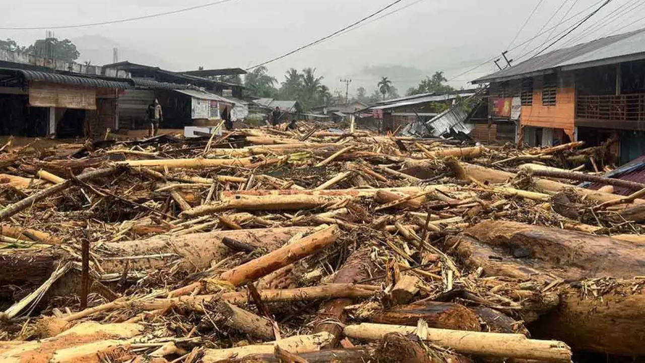 Banjir bandang di Desa Bunin, Kecamatan Serbajadi, Kabupaten Aceh Timur