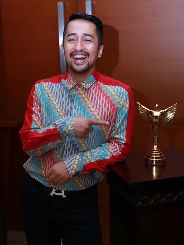 Irfan Hakim Kaget Anaknya Jadi Imam Salat Tarawih News Entertainment Fimela Com