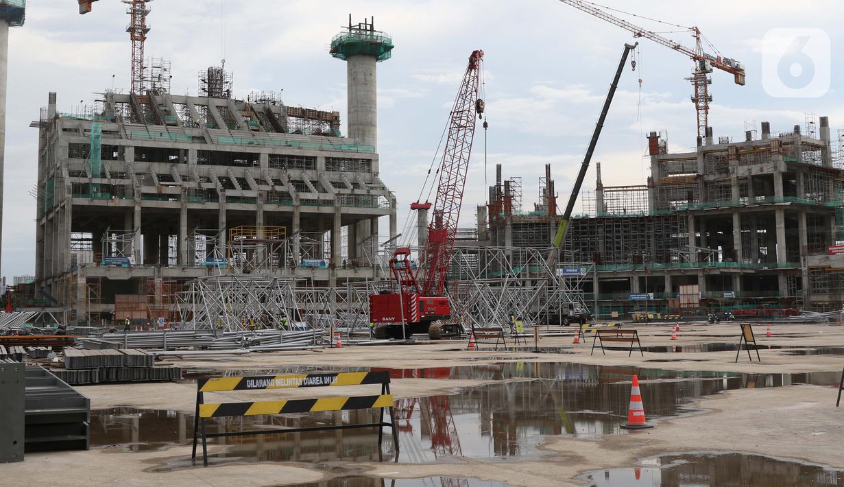 Suasana pembangunan Jakarta International Stadium, Jumat (23/10/2020). Hingga pekan ke-59, progres konstruksi Jakarta International Stadium sudah mencapai 31,89 persen dan ditarget akan selesai pada akhir 2021. (Liputan6.comHelmi Fithriansyah)