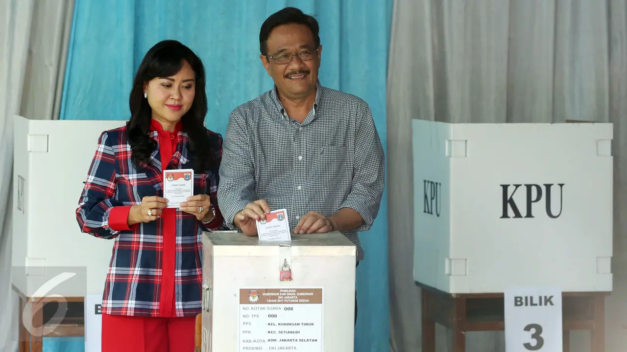 Didampingi Istri, Djarot Saiful Hidayat Nyoblos di TPS 8