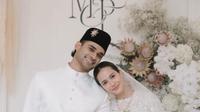 Potret Pernikahan Sederhana Pevita Pearce dan Suami. [@iluminen]