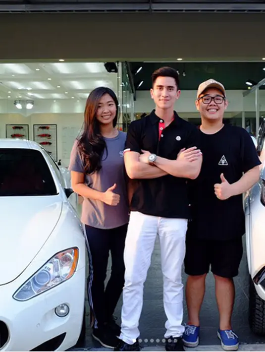 Pemerna Verrell Bramasta mengaku baru saja beli mobil kesukaannya. Mobil yang selalu dipakai saat main gim Playstation itu akhirnya kebeli dengan uang dari hasil jerih payahnya sendiri. (Instagram/bramastavrl)