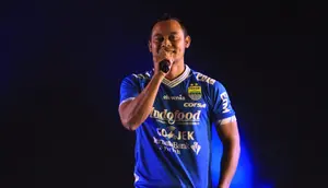 Di Balik Rivalitas Panas, 4 Bintang Ini Pernah Bela Persija dan Persib