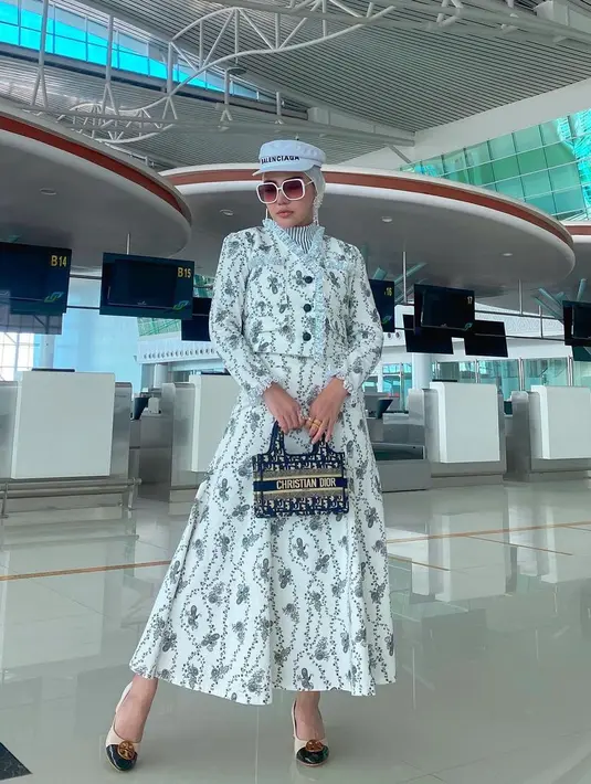 <p>Bella Shofie kerap tampil menggunakan busana-busana dari brand miliknya. (FOTO: instagram.com/bellashofie_rigan/)</p>