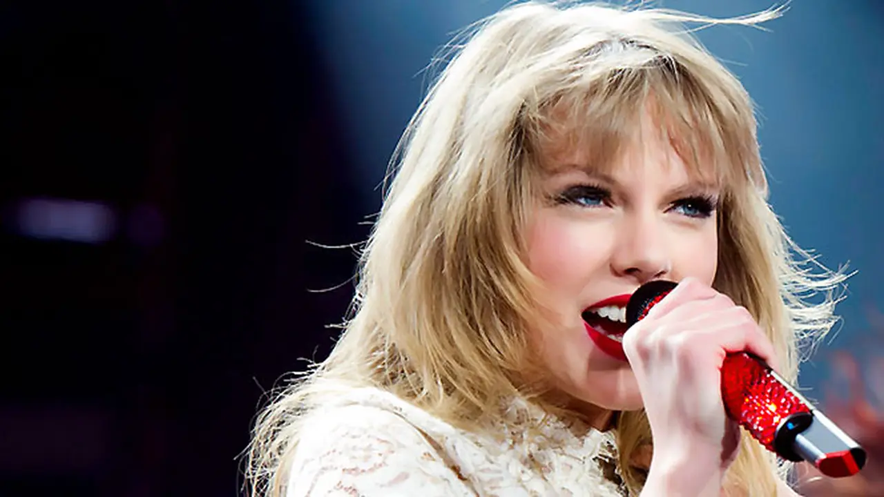 taylor-swift-nyani-130930c.jpg