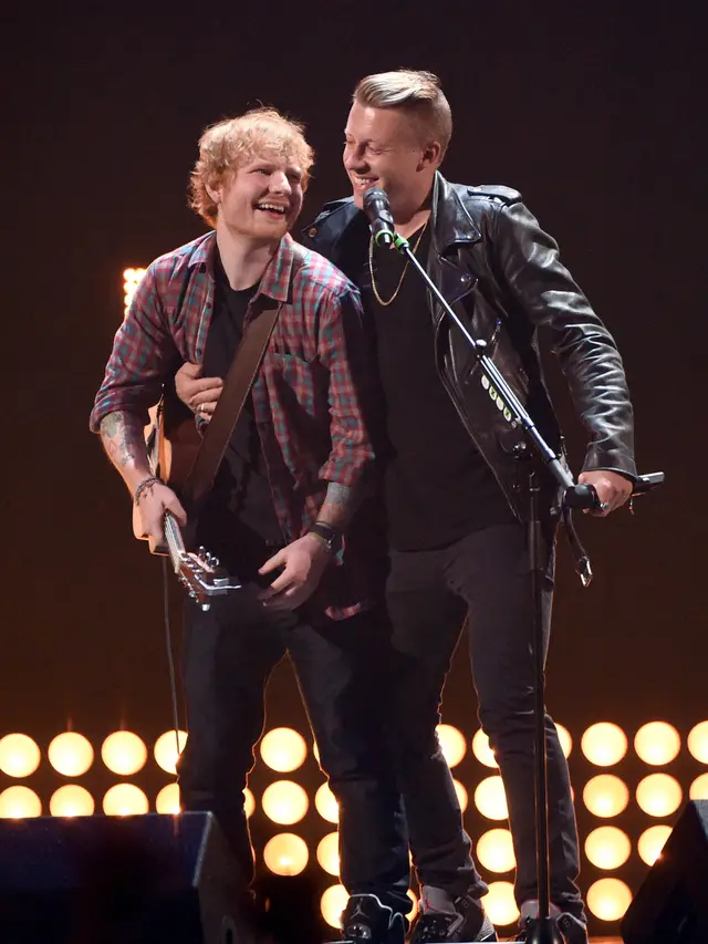 Ed Sheeran dan Macklemore. (Ethan Miller / GETTY IMAGES NORTH AMERICA / Getty Images via AFP)