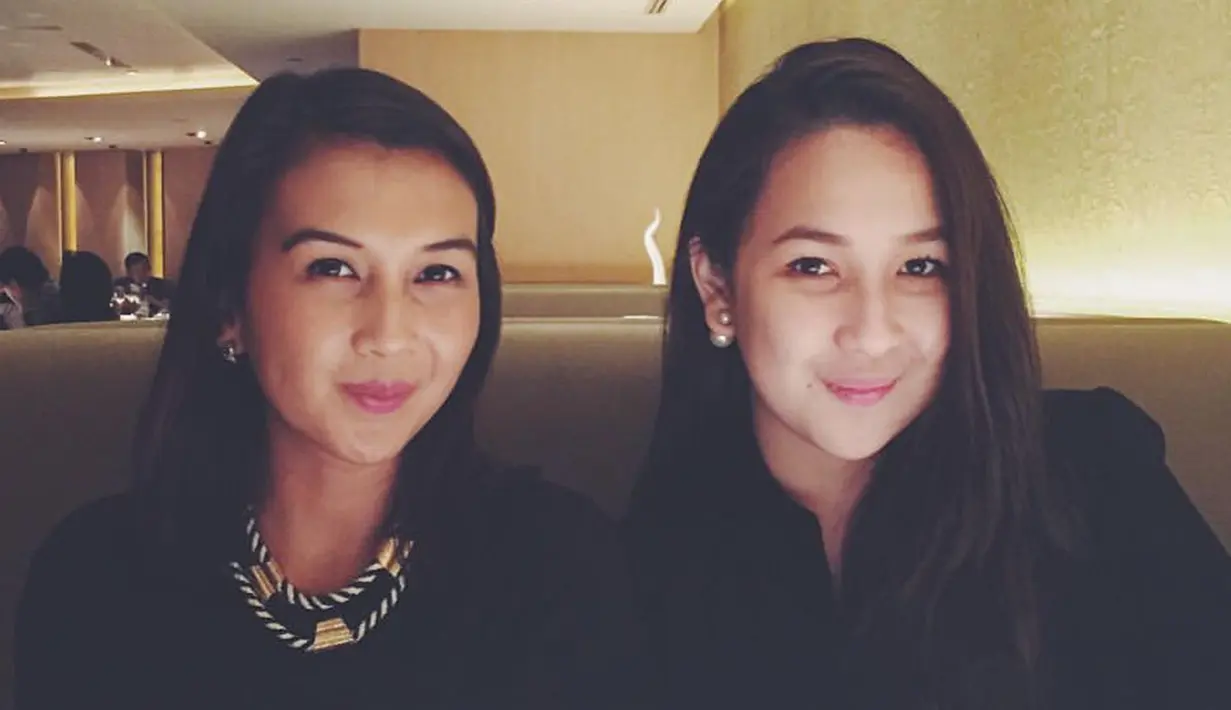 Wanita yang akrab disapa Pricil ini terpaut usia tujuh tahun dengan sang kakak yang biasa dipanggil Sandra. (Liputan6.com/IG/@alexandrancilla)