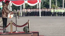 Menteri Pertahanan Ryamizard Ryacudu memimpin Apel Gelar Nasional Bela Negara 2016 di Silang Monas, Jakarta, Selasa (23/8). Kegiatan ini dalam rangka melanjutkan Gerakan Nasional Bela Negara yang dicanangkan Presiden Jokowi. (Liputan6.com/Faizal Fanani)