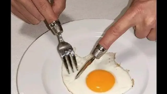 7 Potret Garpu Makan Nyeleneh Ini Bikin Geleng Kepala