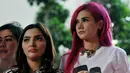 Ashanty dan Mulan Jameela tampak serius saat melihat acara deklarasi Gema Indonesia Jakarta, Rabu, (21/5/14) (Liputan6.com/Johan Tallo)