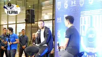 Bintang Golden State Warriors, Stephen Curry, saat menghadiri sesi konferensi pers Tur Asia Stephen Curry 2018, di Kerry Sports Gym, Shangri-La Fort, Manila, Jumat (7/9/2018). (Bola.com/Yus Mei Sawitri)