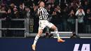 Juventus yang tampil efektif dan hanya menciptakan 3 tembakan tepat sasaran, justru mampu mengkonversi menjadi dua buah gol. Gol pertama dicetak oleh Federico Bernardeschi pada menit ke-32. (AFP/Marco Bertorello)