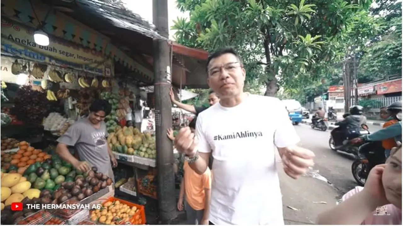 Momen Anang Hermansyah Beli Bahan Es Buah di Pasar, Bikin Takjil Buat Ashanty