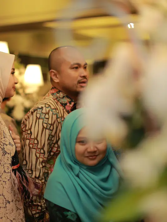 Laudya Chynthia Bella resmi dilamar oleh Afif Kalla. Acara lamaran di kediaman Laudya di kawasan Pejaten, Jakarta Selatan, Minggu (29/1)  berlangsung lancar dan santai. Dan tertutup untuk media. (Adrian Putra/Bintang.com)