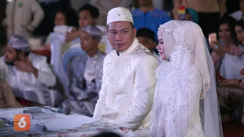 [Bintang] Vicky Prasetyo dan Angel Lelga