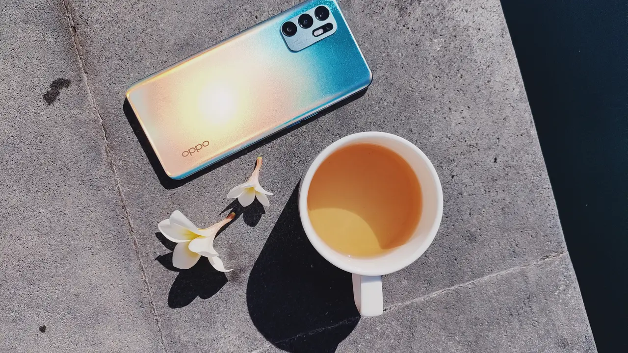 OPPO Reno6