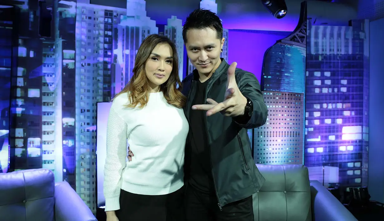  "Terus terang banyak orang nggak tahu, dengan berangkatnya kita dari permainan pertama sampai sekarang, bisa dibilang ngorek-ngorek tabungan ya. Maksudnya tabungan itu untuk rencana saya dan istri ingin punya anak,” ujar Demian.(Deki Prayoga/Bintang.com)