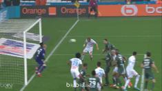 Berita video highlights Ligue 1 2017-2018, Marseille vs St Etienne, dengan skor 3-0. This video presented by BallBall.
