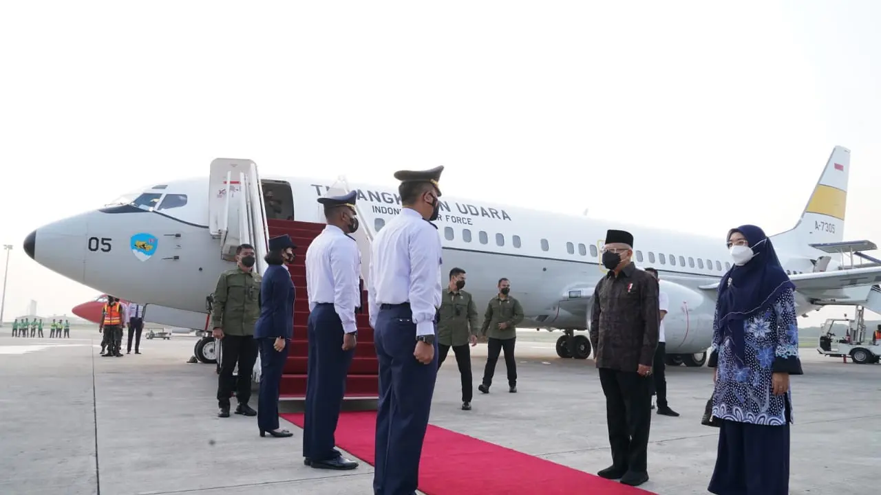 akil Presiden (Wapres) Ma'ruf Amin bersama dengan Ibu Wury Ma'ruf Amin melakukan kunjungan kerja ke Provinsi Jawa Timur, Rabu (3/3/2022).