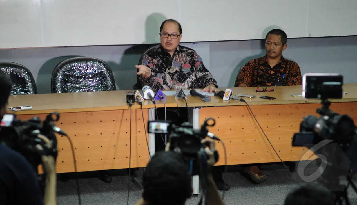 Suasana konferensi pers pihak transjakarta terkait terbakarnya salah satu bus beberapa waktu lalu, Jakarta, Selasa (10/3/2015). (Liputan6.com/Faizal Fanani)