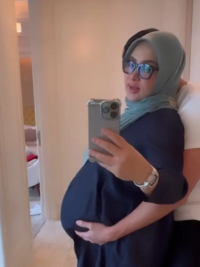 Syahrini jalani kehamilan (Instagram/princessyahrini)