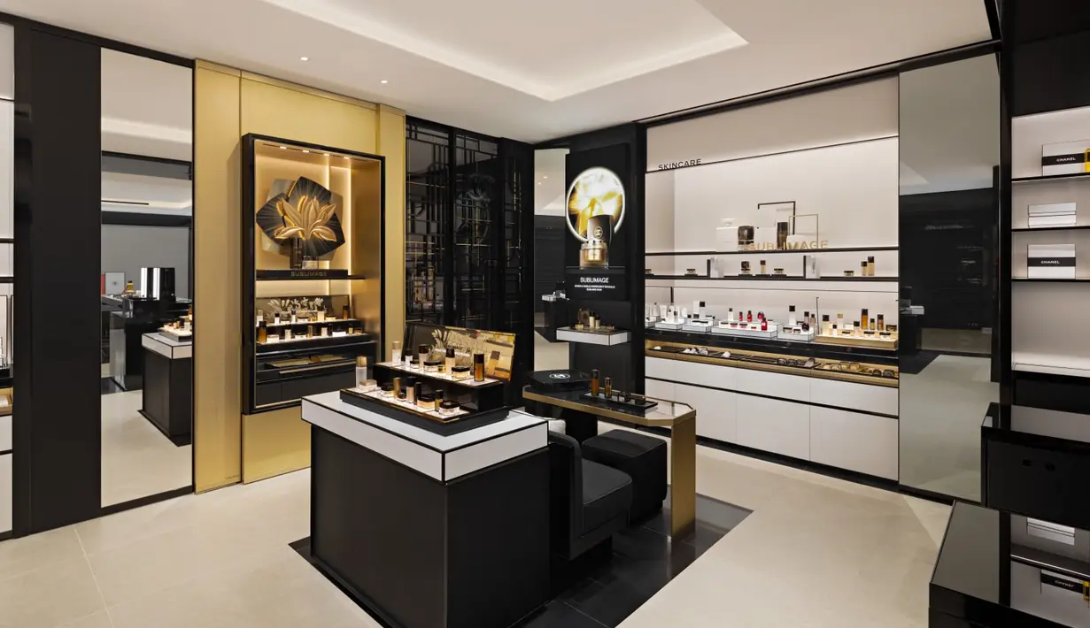Menampilkan lini perawatan kulit paling bergengsi dari House of Chanel, SUBLIMAGE, area Perawatan Kulit menyambut klien untuk duduk dan merasakan ritual perawatan kulit CHANEL dalam suasana yang mewah dan intim.  / Foto dok: CHANEL.