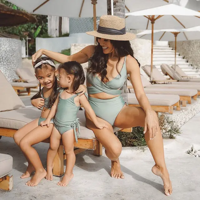 Pakaian kembar dengan anak/dok. Kiddiposh