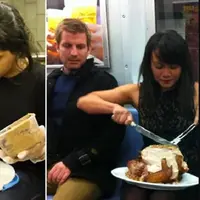 Pernah lihat tingkah konyol pernumpang kereta yang seperti ini? (Sumber Foto: 9gag)