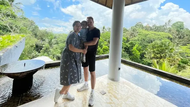 6 Potret Kegiatan Gracia Indri Pulang ke Indonesia, Baby Bump Curi Perhatian