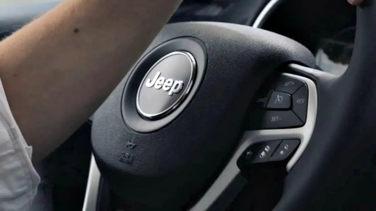 UConnect pada kendaraan Fiat Chrysler